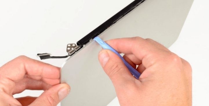 MacBook Hinge Loose? Fix It Fast Before It Gets Worse 3 MacBook display wobbling